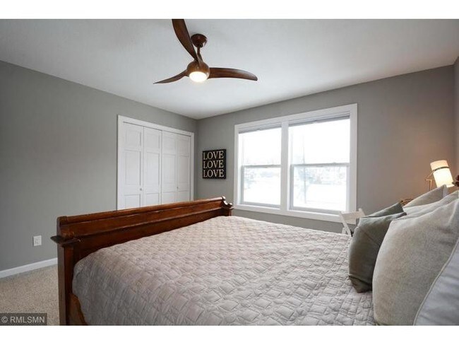 Building Photo - 3221 42nd Ave S