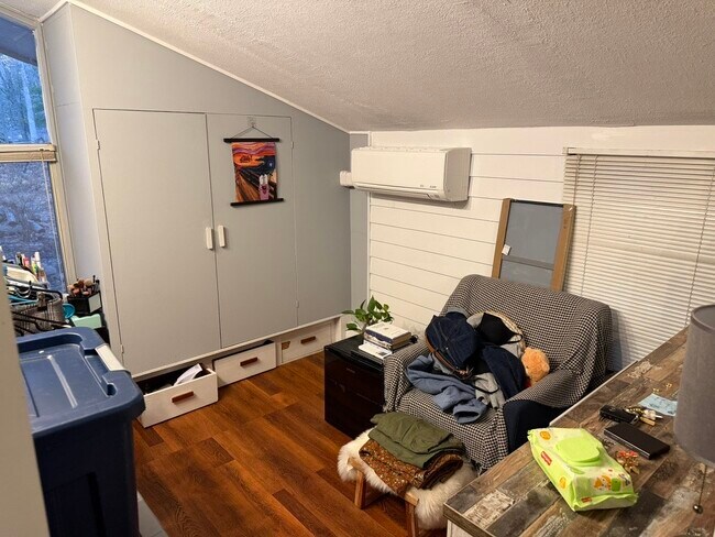 Building Photo - 47 Hill St