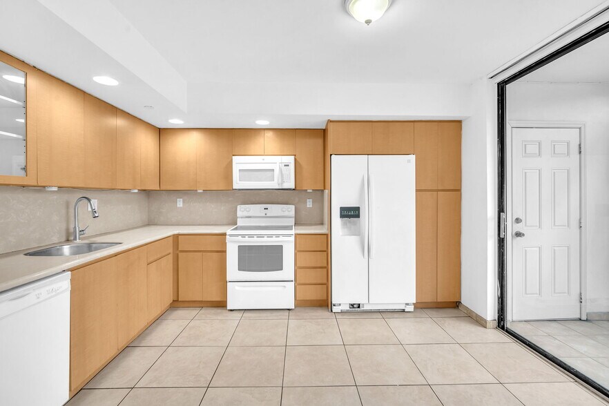 Building Photo - 8540 SW 133rd Avenue Rd