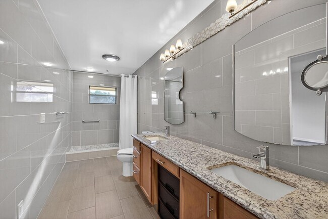 Building Photo - 17137 Waterbend Dr