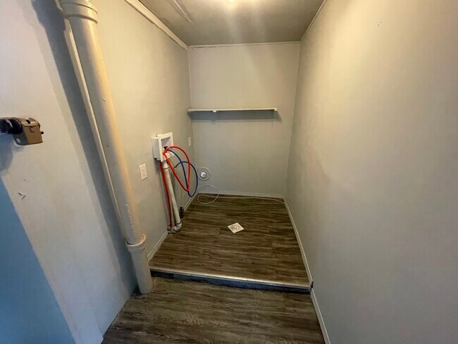 Building Photo - 624 Grant-N