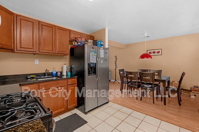 Building Photo - 8402 Church Ln