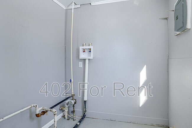 Building Photo - 5345 N 33rd Ave