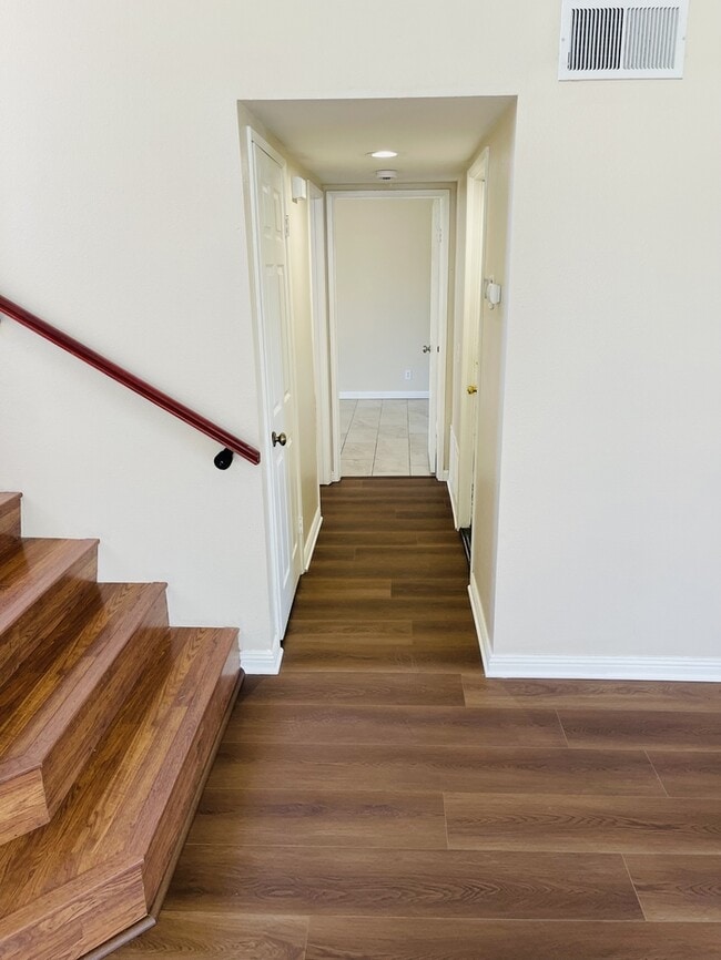 Building Photo - Provence Dr.