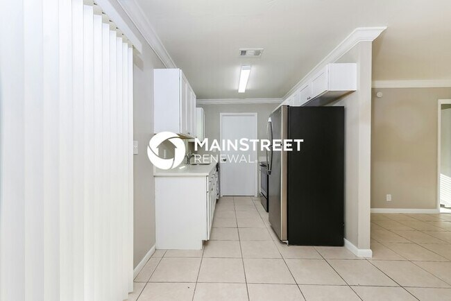 Building Photo - 3 Bedroom Pet-Friendly Home in PORT ST LUCIE, FL with Main Street Renewal