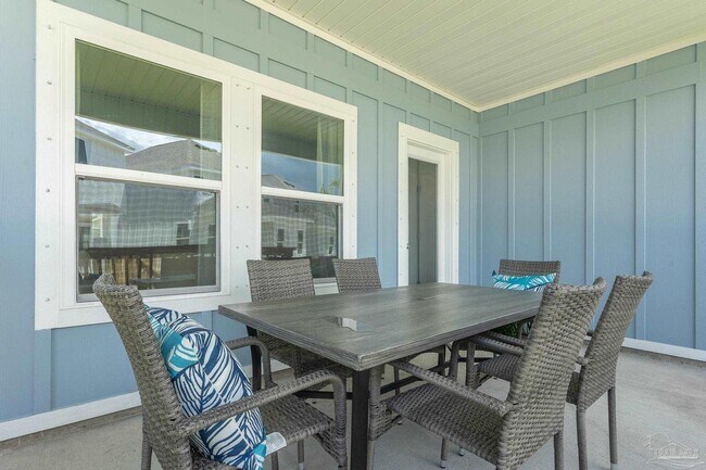 Building Photo - 14342 Gardenglen Dr