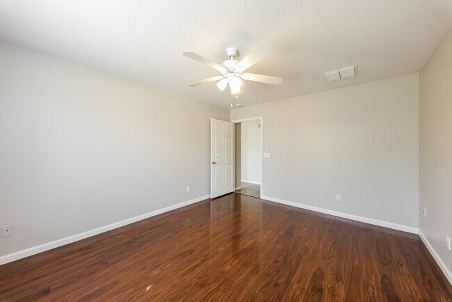 Building Photo - 16038 W Carmen Dr