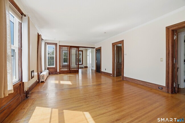Building Photo - 801 Orange St