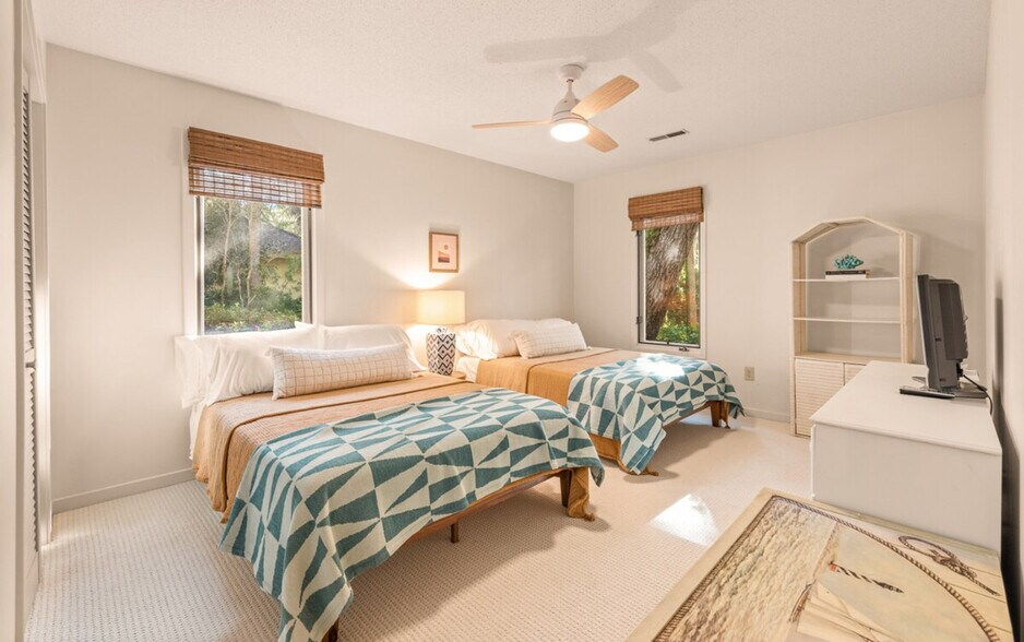 Building Photo - 2415 The Haul Over