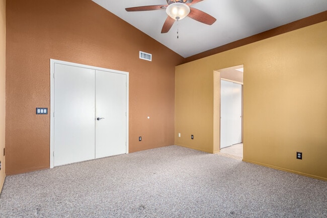 Building Photo - 9150 W Grovers Ave