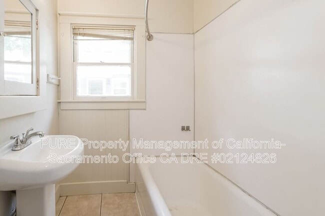 Building Photo - 2625 D St