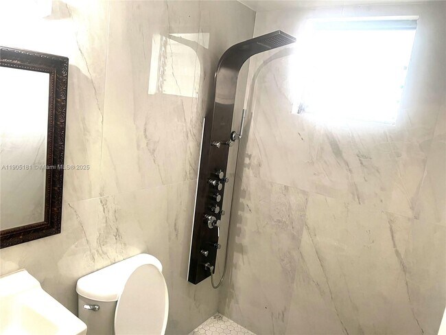 Building Photo - 2127 Cleveland St