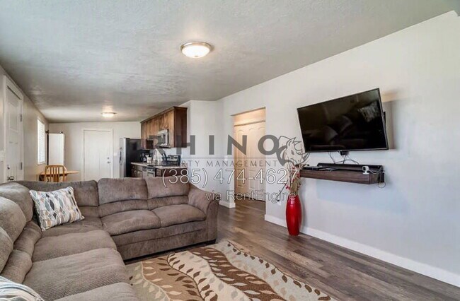 Building Photo - 617 E 925 N