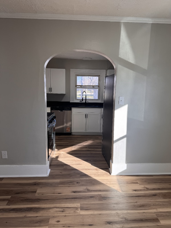 Building Photo - 208 W Brown Ave