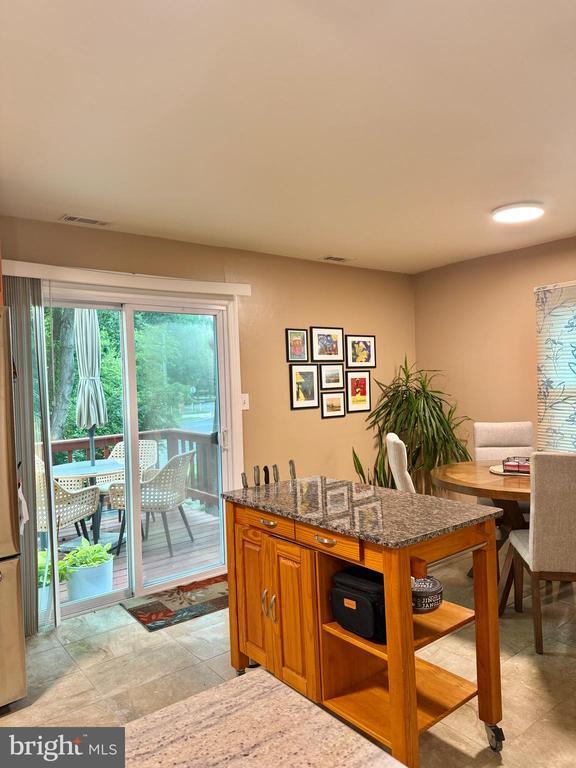 Building Photo - 5500 Woodlawn Manor Ct