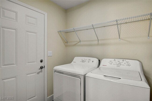 Building Photo - 8824 Cornwall Glen Ave