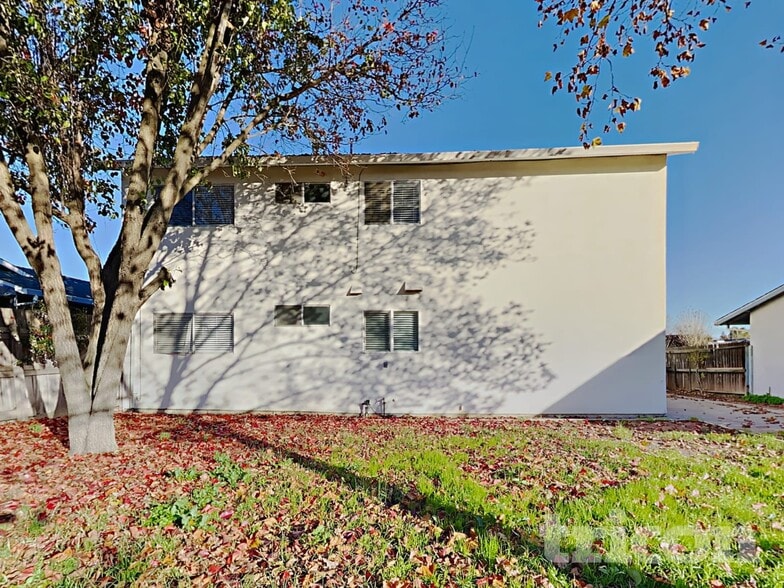 Building Photo - 4673 Tallyho Dr