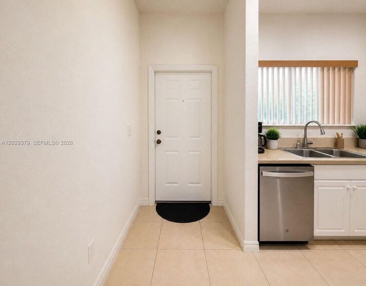 Building Photo - 3856 SW 48th Ave