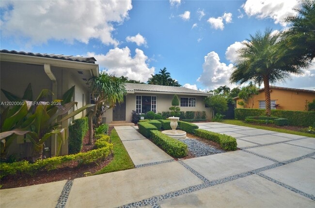 Building Photo - 14001 Cypress Ct