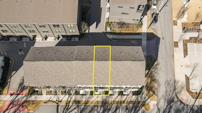 Building Photo - 914 Spencer Ave