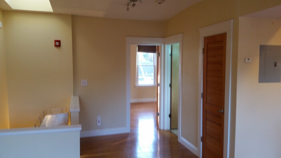 Living Room looking towrds bedroom - 341 Hurley St #3