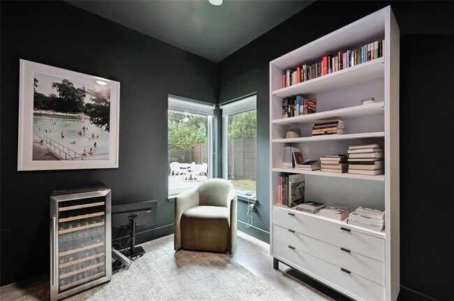 Building Photo - 4416 Gillis St