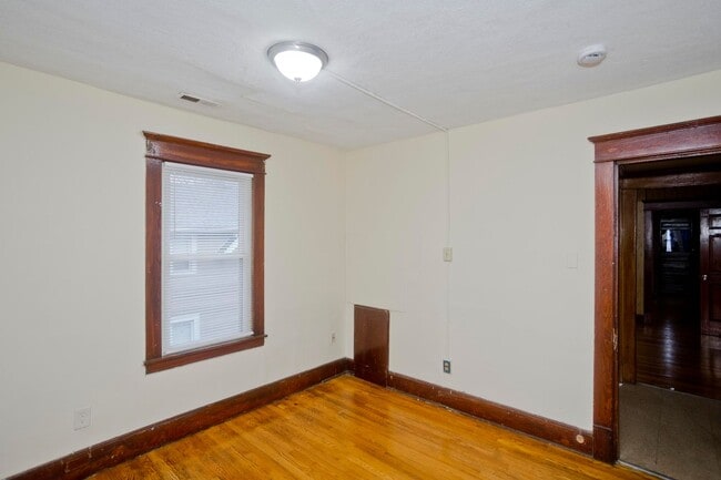 Building Photo - 58-60 Ionia St