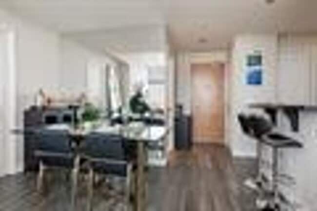 Building Photo - Beautiful Condo at Electra!