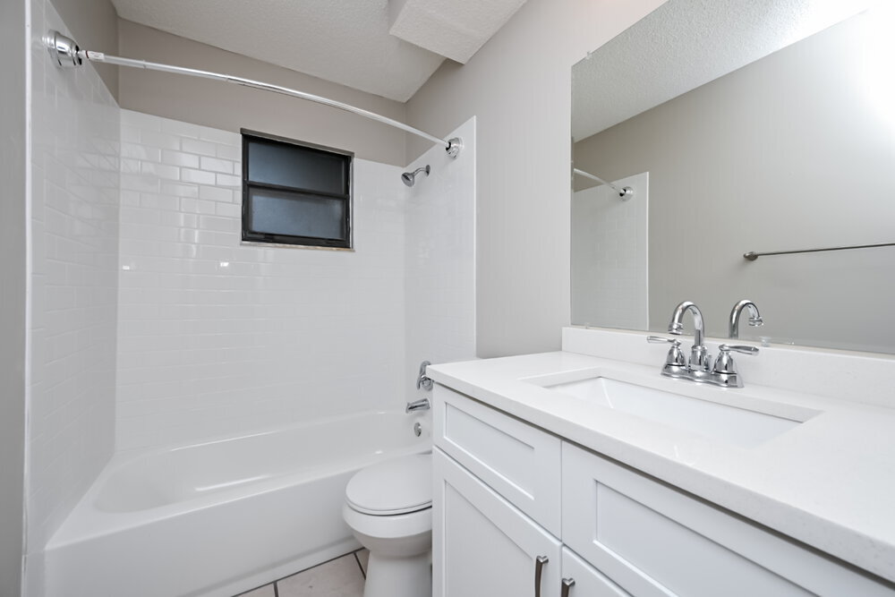 Building Photo - 9136 Lometa Ln