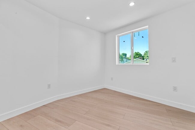 Building Photo - 10941 Christine Way