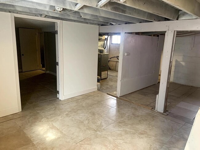 Building Photo - 411 Voorhis St