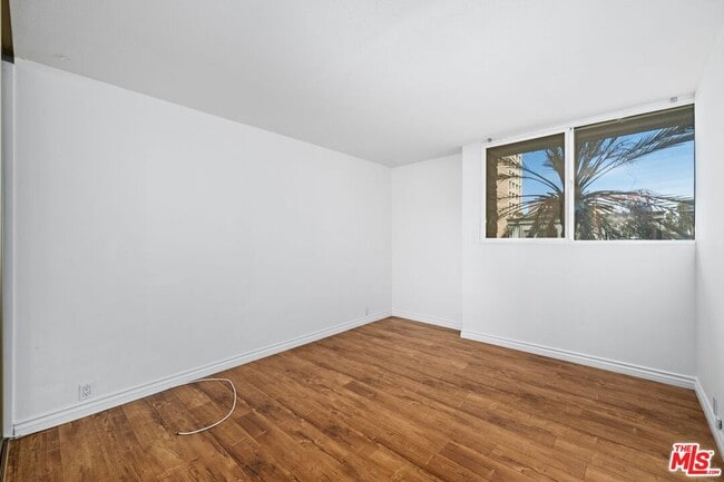 Building Photo - 10535 Wilshire Blvd