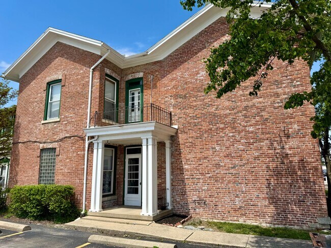 Building Photo - 628 N Main St