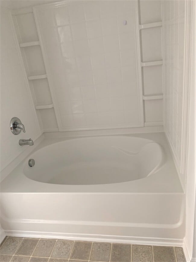 Building Photo - Beautiful town home in Summerville