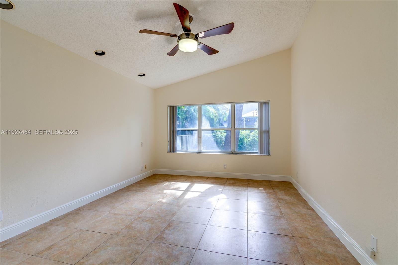 Building Photo - 1501 SW 149th Ave