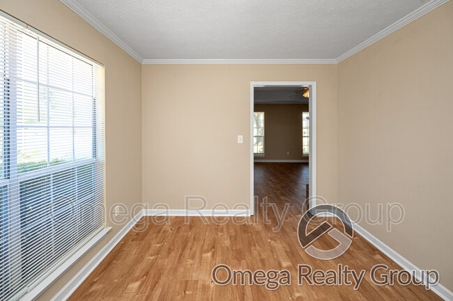 Building Photo - 536 Deer Path