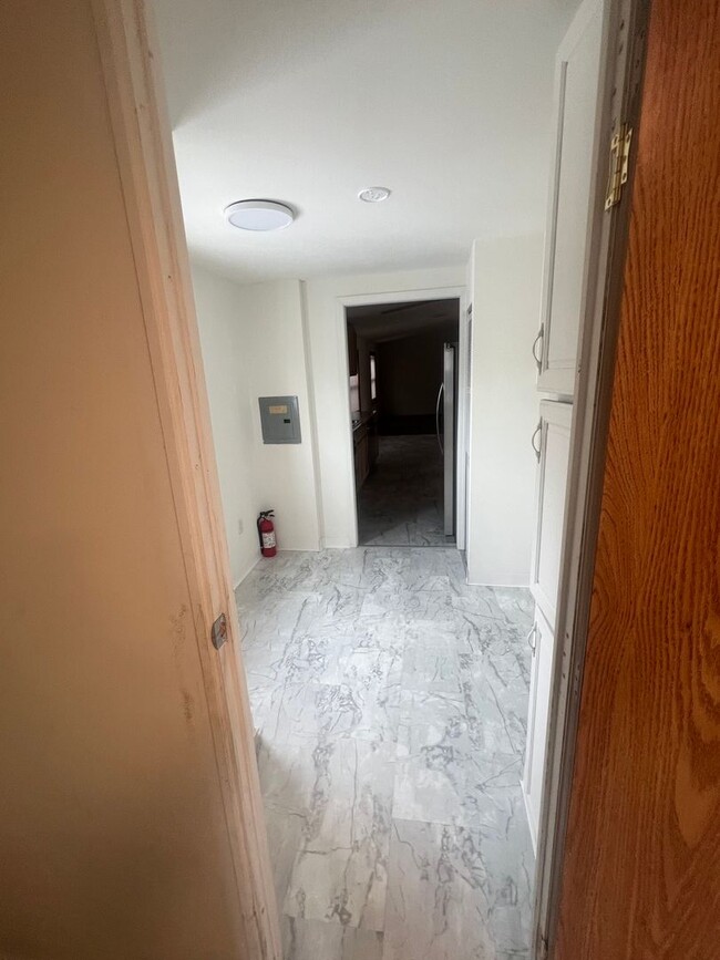 Building Photo - Large 3 bed 2 bath mobile