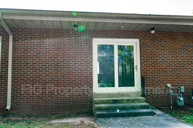 Building Photo - 109 Louella Dr