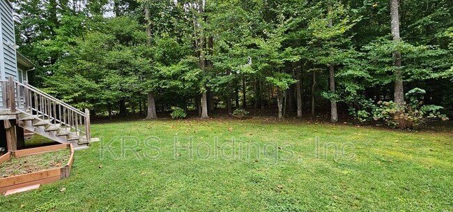 Building Photo - 215 Bayberry Ln