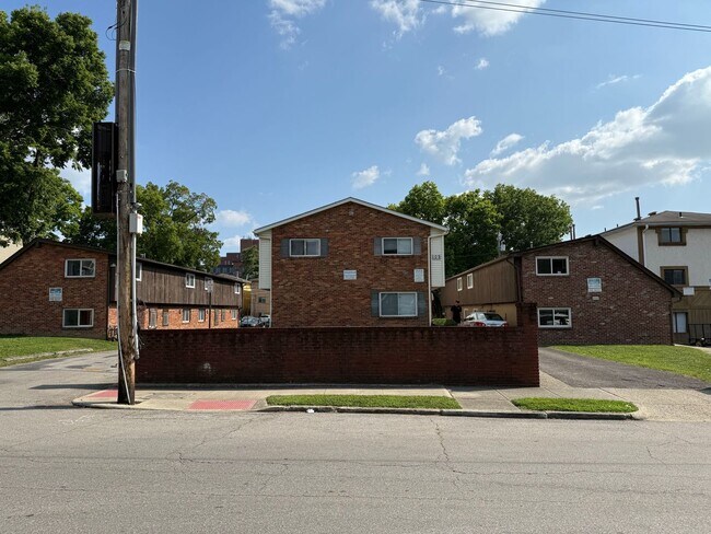 Building Photo - 105 W Northwood Ave