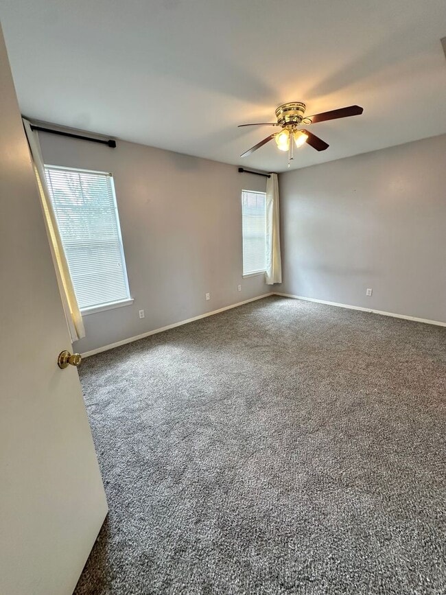 Building Photo - 2 Bedroom Home in Lindale ISD!