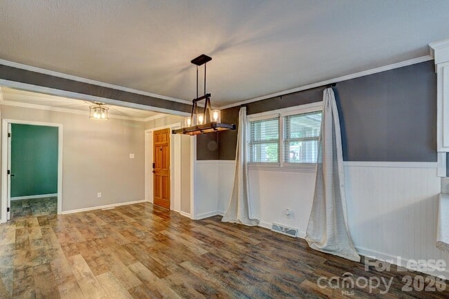 Building Photo - 1409 Delview Rd