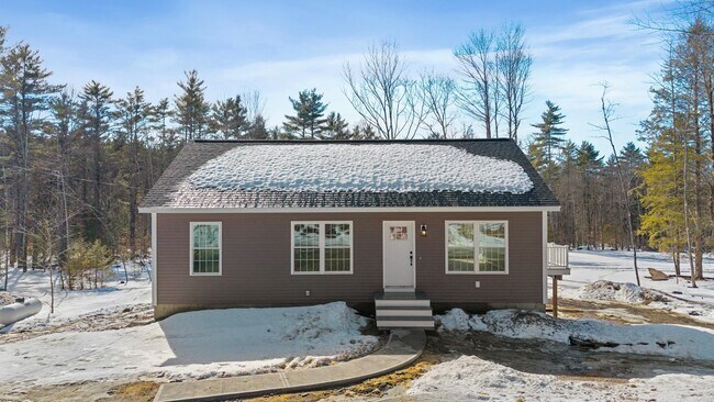 Building Photo - 142 S Main St