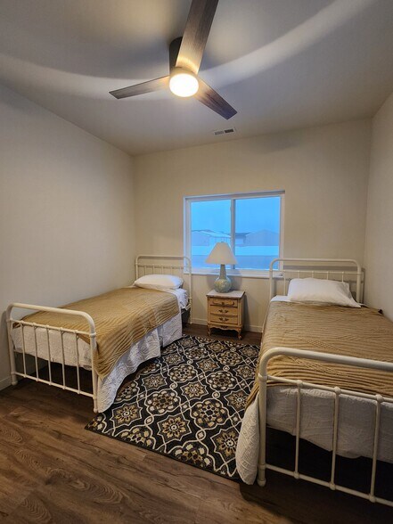 Building Photo - 812 7th St SW