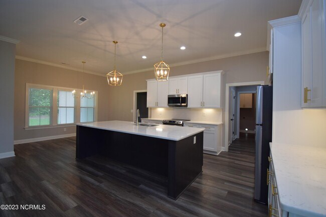 Building Photo - 4274 Pinehurst Ct