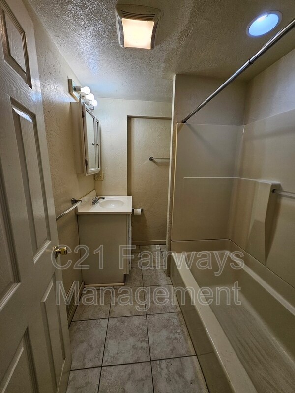 Building Photo - 535 3rd St