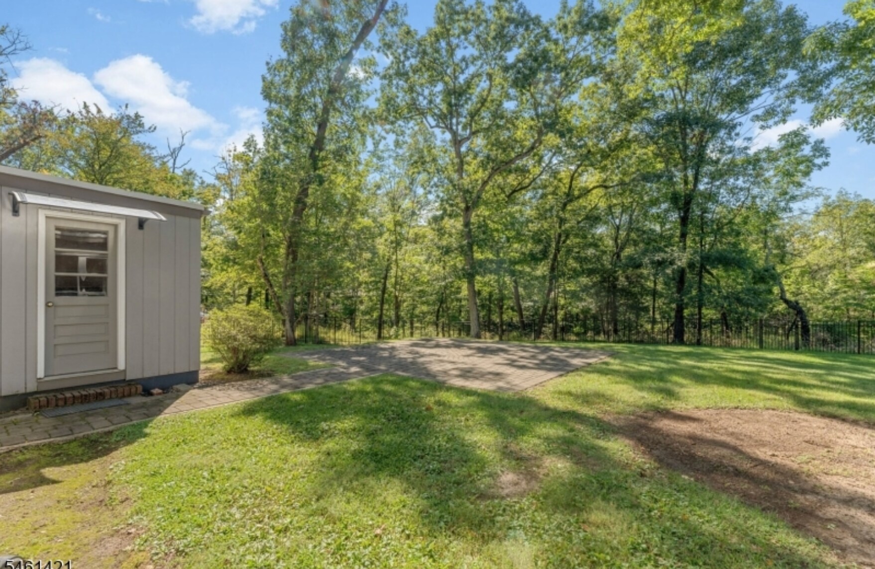 Building Photo - 879 Vosseller Ave