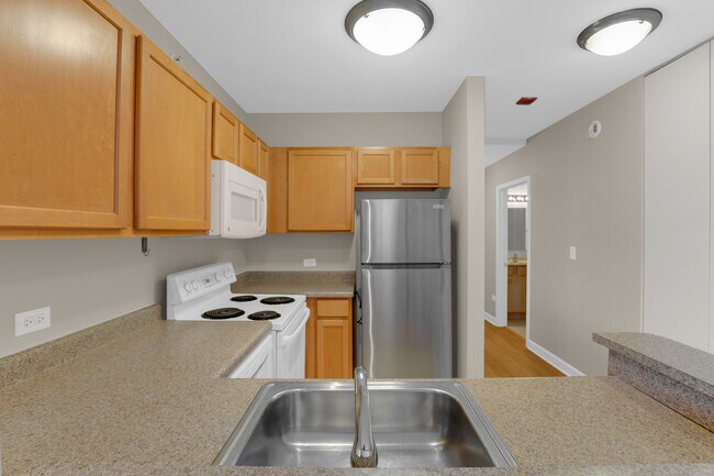 Building Photo - 222 N Columbus Dr