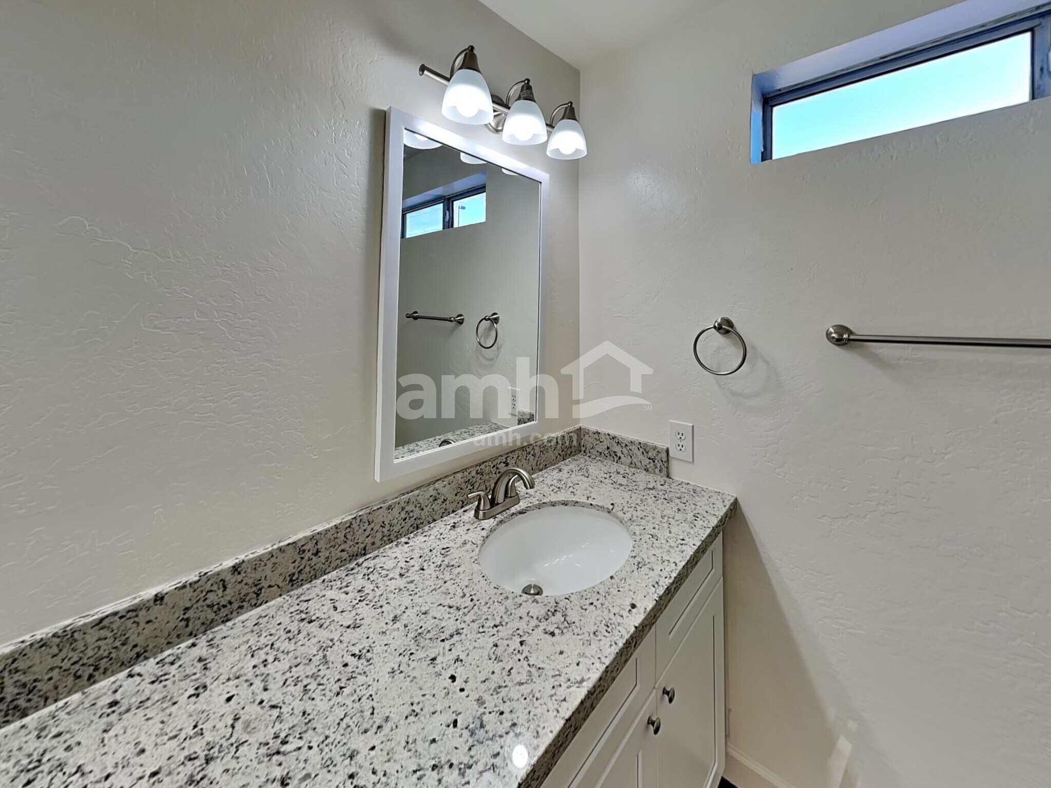 Building Photo - 2315 S Ananea