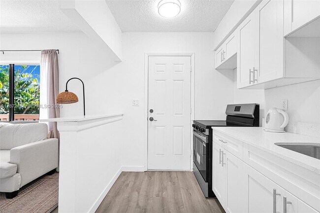 Building Photo - 13210 Memorial Hwy